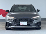 Audiの象徴であるシングルフレームグリルをよりワイドで低くシャープなデザインとすることでワイド&ローのフォルムを協調しています。