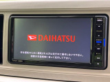 【純正ナビ】人気の純正ナビを装備しております。ナビの使いやすさはもちろん、オーディオ機能も充実!キャンプや旅行はもちろん、通勤や買い物など普段のドライブも楽しくなるはず♪