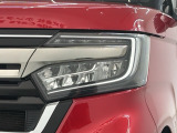 LEDヘッドライトは、点灯の瞬間から最大光量を発揮し、突然暗くなるトンネルなどでの安定感を高めます。
