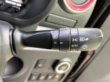 【オートライト】周りの明るさに応じて自動でヘッドライトの点灯・消灯ができる機能です!ライトの付け忘れ・消し忘れなどが無くなり、雨の日や夕方の走行も安心!トンネル通過時も便利ですね♪