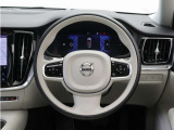 前方車を自動追従するアダプティブクルーズのほか、ステアリング操舵も行う進化型クルーズ『パイロットアシスト』を搭載。車体を車線内へと適正に維持しつつ先行車を忠実に追従します。