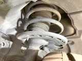 お車を安心してお乗りいただく為には、足回りの定期点検が欠かせません。サービスサポート(有償保証)では無料点検もご提供しており、安心のカーライフをお過ごしいただけるサポート体制が整っています。