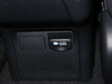 アクセサリーコンセント付き。非常時やアウトドアで電気製品を使用でき大活躍!