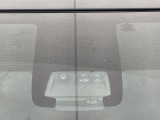 【セーフティセンスC】走行中に前方の車両等を認識し、衝突しそうな時は警報とブレーキで衝突回避と被害軽減をアシスト。より安全にドライブをお楽しみいただけます。