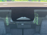 【トヨタセーフティセンス】走行中に前方の車両等を認識し、衝突しそうな時は警報とブレーキで衝突回避と被害軽減をアシスト。より安全にドライブをお楽しみいただけます。