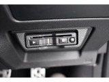 ETCは運転席インパネ右下に専用カバーによって埋め込まれています
