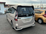 細い道を通る時や駐車時、うっかり車をこすってがっかり。。こちらの車は障害物センサー装備していますので警告音で知らせてくれるので、安心です!