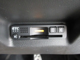 ETC付。高速道路の料金所はキャッシュレスで通過です。サービスエリア等にあるスマートインターの出入りも利用可能でとっても便利。ご納車後すぐにお使い頂けるようセットアップしてのお渡しとなります。