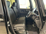 運転席・助手席にはシートヒーターを装備しておりますので、快適にお使いいただけます!