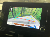 【バックカメラ】駐車時に後方がリアルタイム映像で確認できます。大型商業施設や立体駐車場での駐車時や、夜間のバック時に大活躍!運転スキルに関わらず、今や必須となった装備のひとつです!