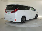 衝突被害軽減ブレーキなどを搭載した「サポカー」です。安全機能の詳細は販売店スタッフまでおたずねください。