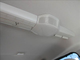 涼しい風を後部座席にも!サーキュレーター装備です!