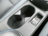 操作性の良い電動パーキングブレーキを採用しています!
