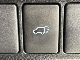 【パワーバックドア】スマートキーや運転席のボタンを押すだけでリアゲートが自動で開閉します!荷物を持っている時や、高い位置にあるバックドアを閉める際に便利な機能です♪