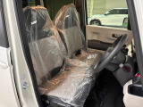 トリコットシートはクッション性が良く、長時間の運転でも疲れにくくなっております。