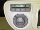 オートエアコンはこまめに温度調整するので、燃料の消費量をより少なくできます。