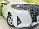 【LEDヘッドライト】悪天候や夜間走行時も良好な視界を確保し安心して運転できる高輝度LEDヘッドライトを装備!点灯速度が早く、消費電力も抑えられています。
