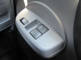 運転席&助手席はパワーウインドウです。(挟み込み防止機能付き)。