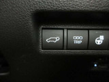 【パワーバックドアスイッチ】運転席からスイッチ操作でバックドアを自動開閉でき、とても便利です!
