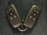 スマートキーを装備しています☆カギをカバンやポケットに入れて頂いた状態でドアロックの開閉やエンジンスタートをして頂けますよ!とても便利な装備です!