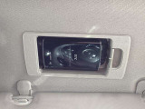 見栄えよくすっきりと収まるビルトインETC車載器です。高速道路の料金所をスムーズに通過でき、快適なドライブをサポートします。(※支払総額にセットアップ費用は含まれておりません。)
