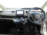 Honda車が初めての方にも扱いやすく分かりやすいインパネ周りと各種スイッチ類です。