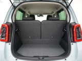 コンパクトなボディでもたっぷり詰めます。普段のお買い物や通勤から、レジャーまで多彩な使い勝手で日々快適に使用していただけるお車です。