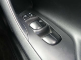 全席パワーウインドウです。