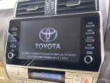 【メーカー純正ナビ】インテリアに溶け込むスタイリッシュな「専用設計」メーカーナビを装備♪視認性や操作性など基本性能にも優れ、より上質なカーライフをお楽しみいただけます。