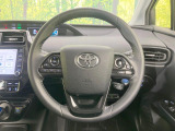 【純正革巻きステアリング】上質な革を使用することで、手にしっかり馴染みとても運転しやすいハンドルです♪