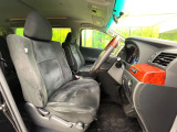 運転席シート廻りは使用感も少なく、良好な状態となっています。丁寧に使われていたことがよくわかりますね。