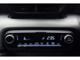 ★エアコンはオートタイプが装着済みです!オートモードにしておけば、車内温度を設定するだけで風の料や吹き出し口の切り替えを機械が行ってくれます!一年中快適な環境を作れますよ♪