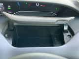 運転席前にUSBポートあります。