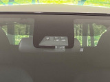 【トヨタセーフティセンス】走行中に前方の車両等を認識し、衝突しそうな時は警報とブレーキで衝突回避と被害軽減をアシスト。より安全にドライブをお楽しみいただけます。
