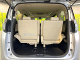 普段のお買い物や通勤、送迎等に十分な荷室スペースを確保しております。セカンドシートを倒すと、大きな荷物の積載も可能です♪