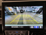 【バックカメラ】運転が苦手な方も車庫入れラクラクです!ギアをリバースに入れれば自動的に切り換わりますので、面倒な操作は不要です♪狭い駐車場もお車を傷つけず安心ですね!