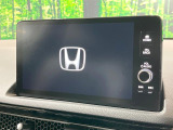 【メーカー純正9型ナビ】インテリアに溶け込むスタイリッシュな「専用設計」メーカーナビを装備♪視認性や操作性など基本性能にも優れ、より上質なカーライフをお楽しみいただけます。