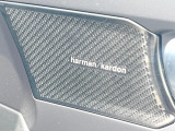 ●harman/kardonサウンドシステム:オーディオ専門メーカーが手掛けるプレミアムスピーカーを装備。多数のスピーカーから、音の粒立ちまで分かる高品質な音楽をお楽しみいただけます。