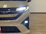 ☆とても明るいLEDヘッドライト☆暗い夜道でのドライブも明るいヘッドライトで前方がとても見やすく安心安全ですよ!!