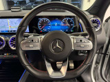 握りやすいハンドルの形状をしておりますので、お客様の運転をサポートしてくれます!