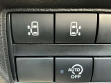 後席のスライドドアは運転席から指一本で開閉可能です。さらに外からは足で開閉できるオートハンズフリースライドドア付きなので両手がふさがっていても大丈夫です。