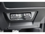 ETCは運転席インパネ右下に専用カバーによって埋め込まれています。