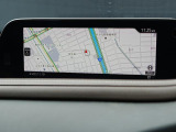 マツダコネクトの8.8インチワイドセンターディスプレイです。『Android Auto』『Apple CarPlay』や独自のコネクテッドサービスに対応したインターフェイスシステムです。