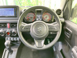 【ステアリングスイッチ】運転中、前方から目線をそらすことなく、オーディオ等の操作が可能な便利機能!安心&快適なドライブを演出してくれます♪