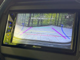 【バックカメラ】駐車時に後方がリアルタイム映像で確認できます。大型商業施設や立体駐車場での駐車時や、夜間のバック時に大活躍!運転スキルに関わらず、今や必須となった装備のひとつです!