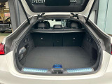 納車前には、メーカー規定に基づき、認定中古車ならではのしっかりとした整備をしてからご納車させて頂きます。熟練のメカニックがお客様に届く事を思い、1台1台入念に点検、整備致します。