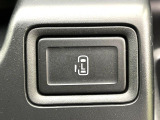 【パワースライドドア】スマートキーや運転席のスイッチでスライドドアの開閉が可能♪電動だから力を入れてドアを開ける必要が無く、小さいお子様でも、重い荷物を持っている時もラクに開け閉めできます♪