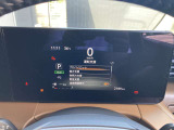 エマージェンシーブレーキは前方の車両や歩行者との衝突回避をサポートします。車両や歩行者と衝突の恐れがある時に警報とブレーキにより、運転者の衝突回避操作を支援します。