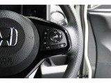 Hondaセンシングの機能のひとつ、アダプティブクルーズコントロール付!アクセルから足を離しても設定したスピードと前車との車間を保ち走行してくれます!車線維持もアシスト☆高速道路で疲労軽減ですね☆