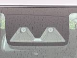 【スマートアシスト】走行中に前方の車両等を認識し、衝突しそうな時は警報とブレーキで衝突回避と被害軽減をアシスト。より安全にドライブをお楽しみいただけます。